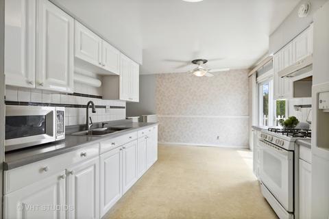 399 King Ln, Des Plaines, IL 60016 photo 8