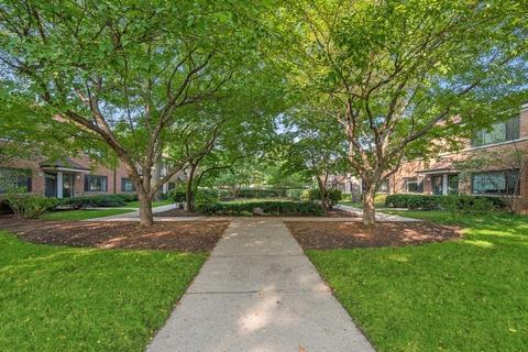 738 Dodge Ave, Evanston, IL 60202 photo 2