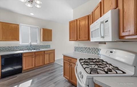 28905 Bakers Dr, Lakemoor, IL 60051 photo 6