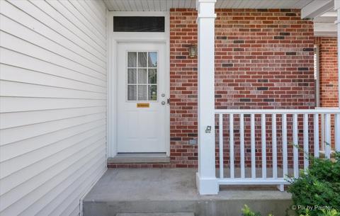 28905 Bakers Dr, Lakemoor, IL 60051 photo 2