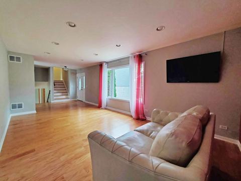 736 Longtree Dr, Wheeling, IL 60090 photo 5
