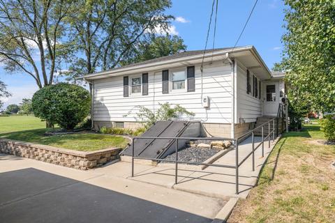 914 E Division St, Lockport, IL 60441 photo 2