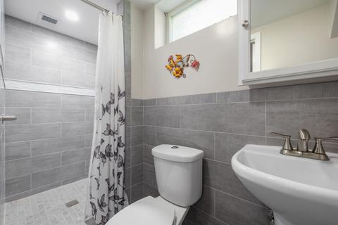 914 E Division St, Lockport, IL 60441 photo 12