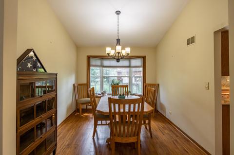 360 Brittany Trl, Elgin, IL 60120 photo 4
