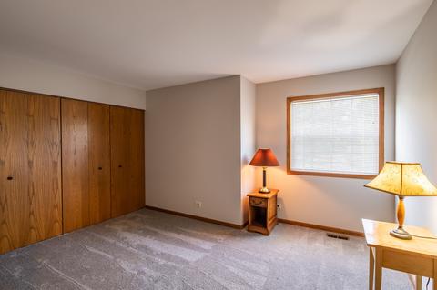 360 Brittany Trl, Elgin, IL 60120 photo 16