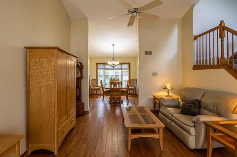 360 Brittany Trl, Elgin, IL 60120 photo 5
