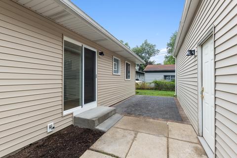 720 S Merle Ln, Wheeling, IL 60090 photo 16