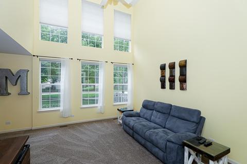 1280 Horseshoe Ct, Bartlett, IL 60103 photo 4