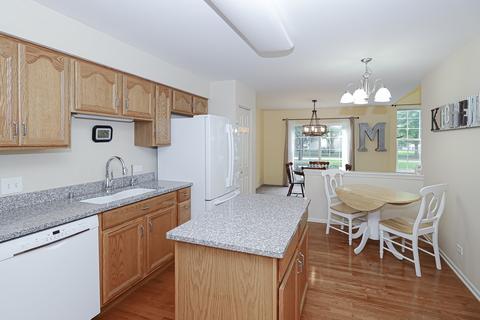 1280 Horseshoe Ct, Bartlett, IL 60103 photo 9