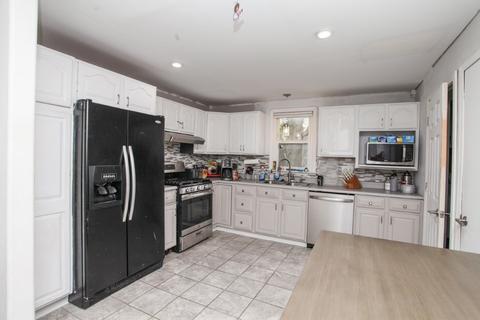903 Railroad Ave, Normal, IL 61761 photo 7