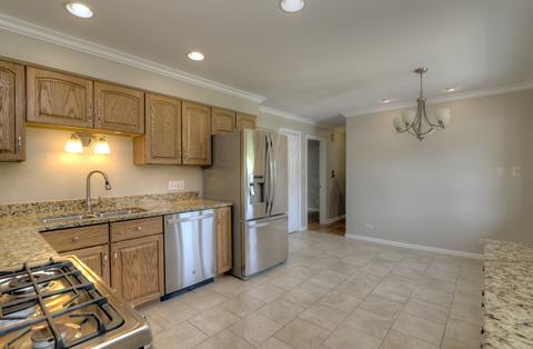 650 Willow Gln, Addison, IL 60101 photo 9