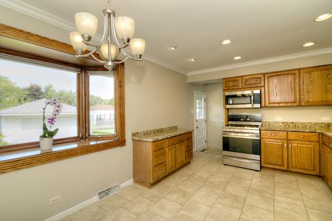 650 Willow Gln, Addison, IL 60101 photo 10