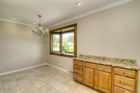 650 Willow Gln, Addison, IL 60101 photo 11