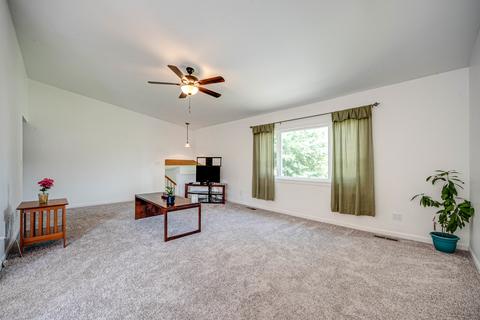 51 E Sunset Dr, Cary, IL 60013 photo 3