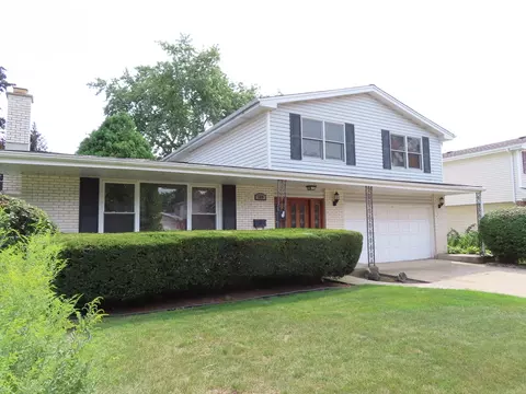 169 Sunrise Dr, Wheeling, IL 60090 photo 3
