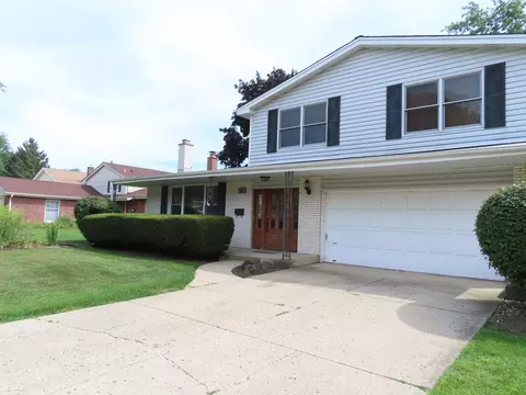 169 Sunrise Dr, Wheeling, IL 60090 photo 4