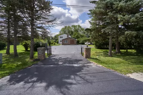 24 W175 Hobson Rd, Naperville, IL 60540