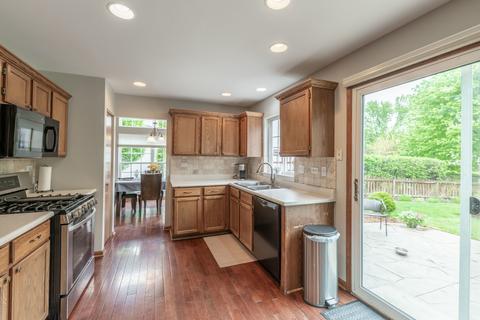 1275 Dunbarton Dr, Aurora, IL 60502 photo 18