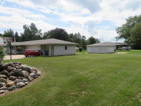 104 Crescent Dr, Colfax, IL 61728 photo 3