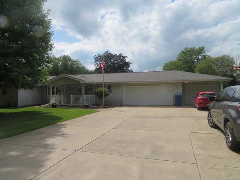 104 Crescent Dr, Colfax, IL 61728 photo 1