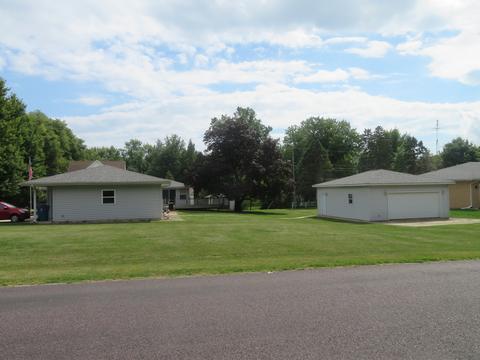 104 Crescent Dr, Colfax, IL 61728 photo 4