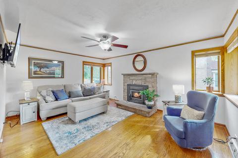 428 Harding Ave, Des Plaines, IL 60016 photo 2