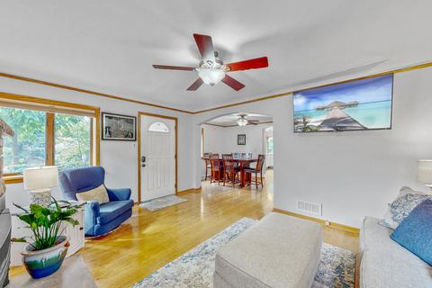 428 Harding Ave, Des Plaines, IL 60016 photo 3