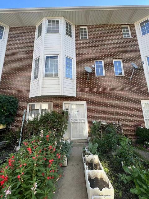 3811 S Maplewood Ave #A2, Chicago, IL 60632