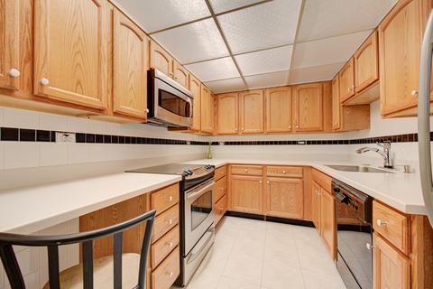 825 Pearson St #2F, Des Plaines, IL 60016 photo 10