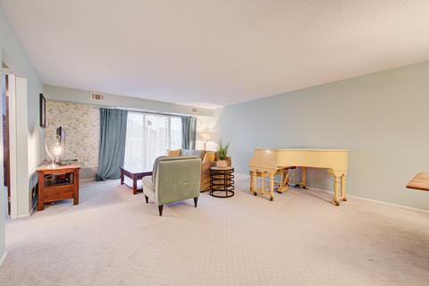 825 Pearson St #2F, Des Plaines, IL 60016 photo 6
