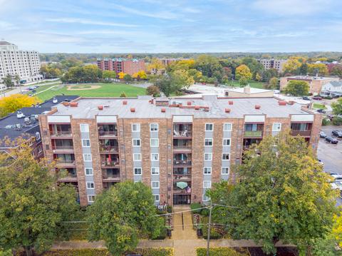 825 Pearson St #2F, Des Plaines, IL 60016 photo 2