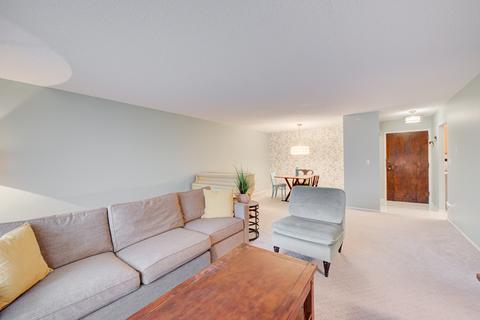 825 Pearson St #2F, Des Plaines, IL 60016 photo 3