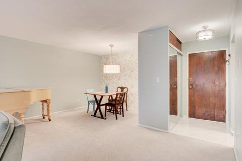 825 Pearson St #2F, Des Plaines, IL 60016 photo 4