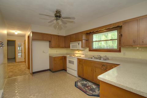804 E Brown St, Harvard, IL 60033 photo 11