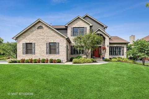 800 Hayrack Dr, Algonquin, IL 60102 photo 1