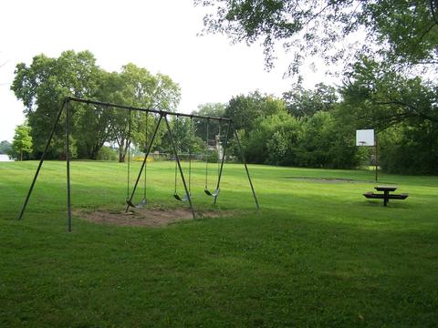 1914 Flower St, Mchenry, IL 60050 photo 23