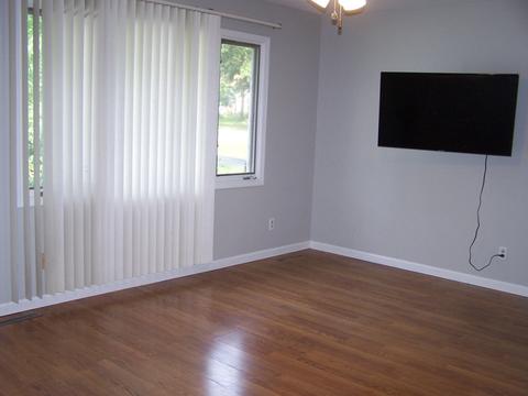 1914 Flower St, Mchenry, IL 60050 photo 9