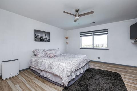3242 Thunderbird Ct E, Aurora, IL 60503 photo 14