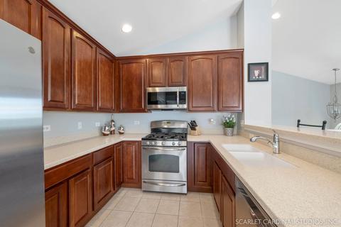 238 Devoe Dr, Oswego, IL 60543 photo 3