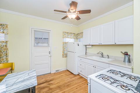 60 Pine Ave, Riverside, IL 60546 photo 9