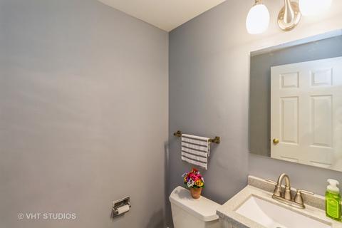 790 Freeman Rd, Hoffman Estates, IL 60192 photo 8