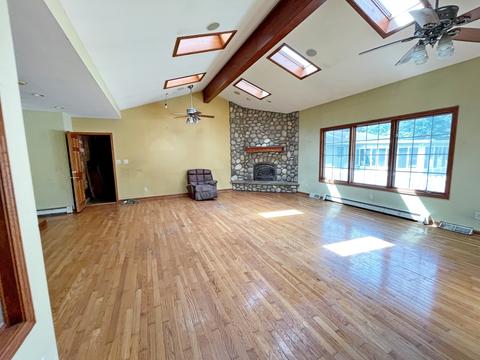 1020 W 4th St, Spring Valley, IL 61362 photo 2
