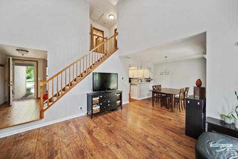 893 Wembley Ct, Elgin, IL 60120 photo 7