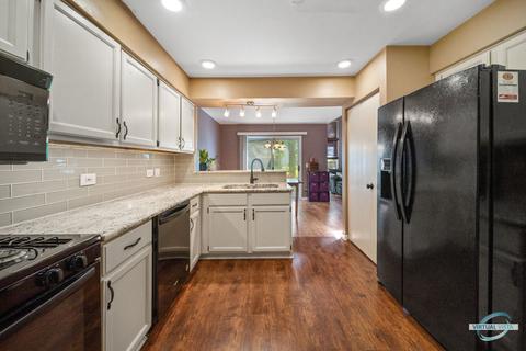 893 Wembley Ct, Elgin, IL 60120 photo 10