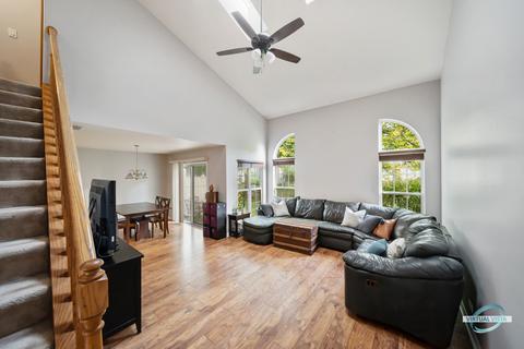 893 Wembley Ct, Elgin, IL 60120 photo 4