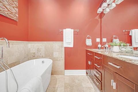 627 E 41st St, Chicago, IL 60653 photo 21