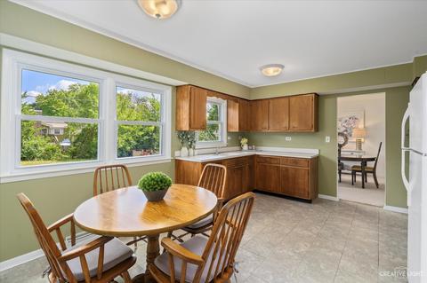 307 Clinton Ct, Wheaton, IL 60187 photo 8