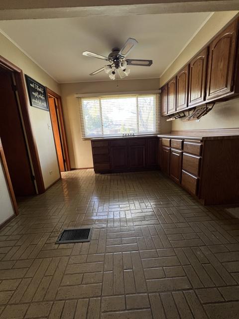 237 Cindy Ln, Wheeling, IL 60090 photo 11