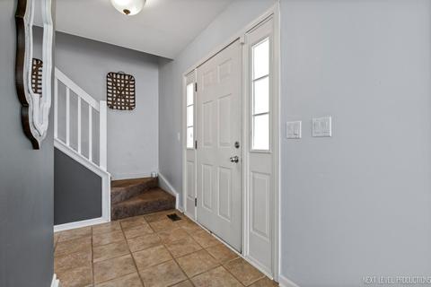 1657 Mcdowell Ave, Aurora, IL 60504 photo 4
