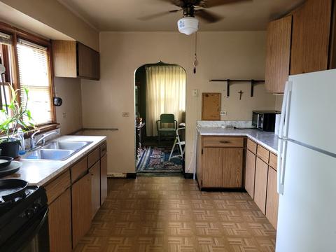 6809 Columbia Dr, Bridgeview, IL 60455 photo 3